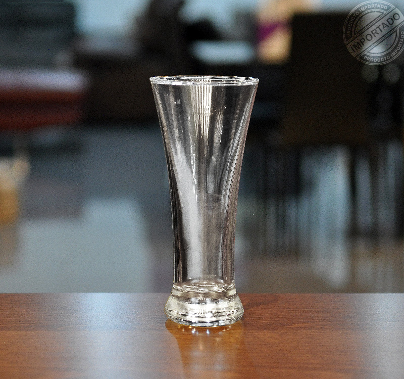 Vaso alto de vidrio.